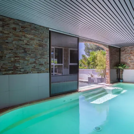 D'hotes - Du Rocher Bed and breakfast 3*