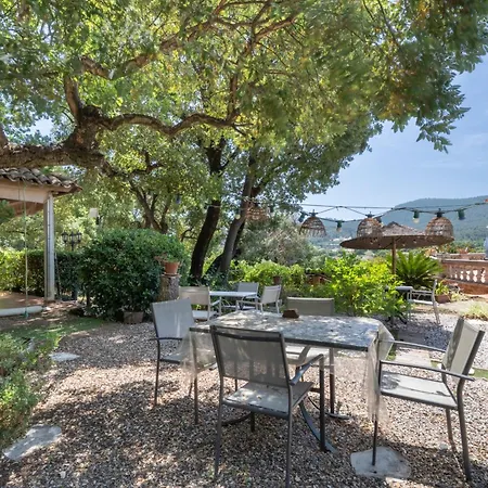 D'hotes - Du Rocher Bed and breakfast 3*