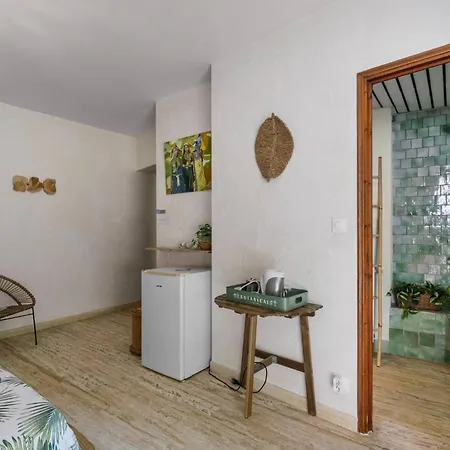 D'hotes - Du Rocher Bed and breakfast